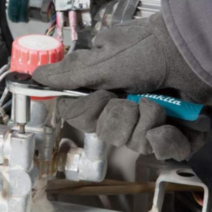 Makita 34-Piece Tool Kit – Sockets & Accessories for Professional and Home Use