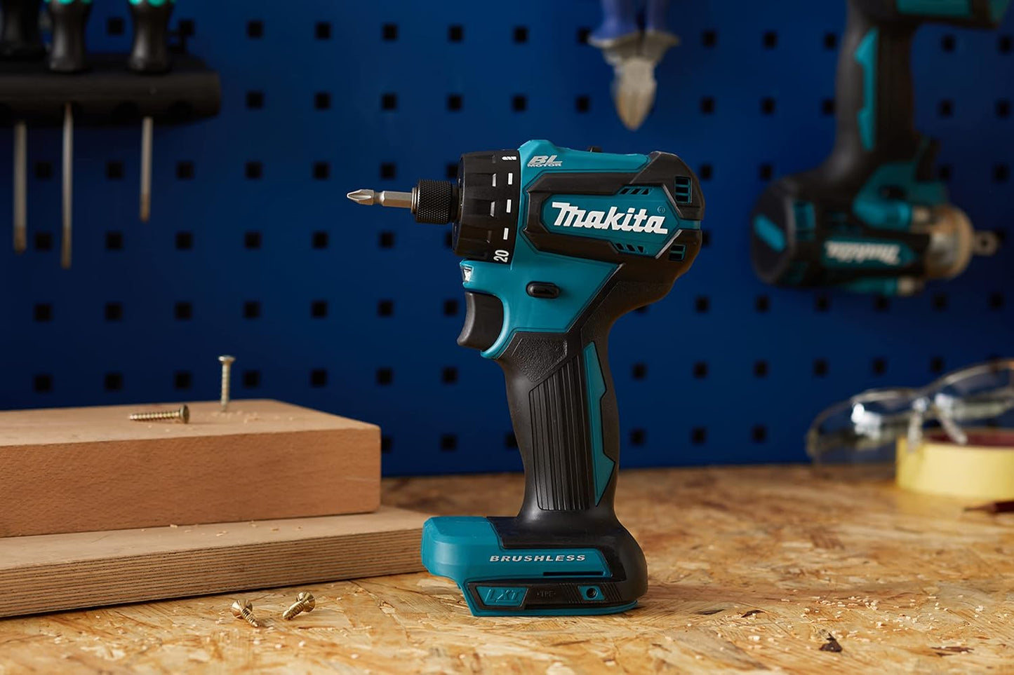 Makita DHS680Z 18V LXT Brushless Circular Saw 165mm – Tool Only (No Battery or Charger)