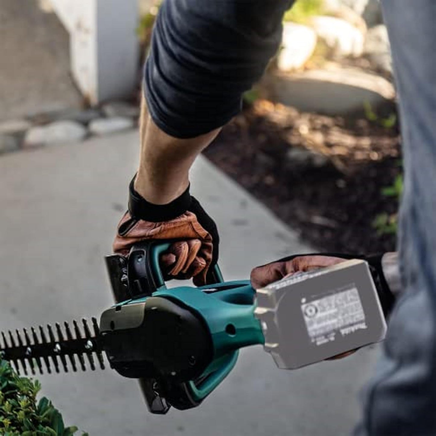 Makita DUH523Z 18V LXT Cordless Hedge Trimmer – 52cm Blade (Tool Only)